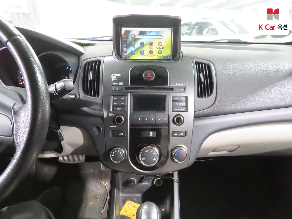 Kia Forte 2010 - Image 6