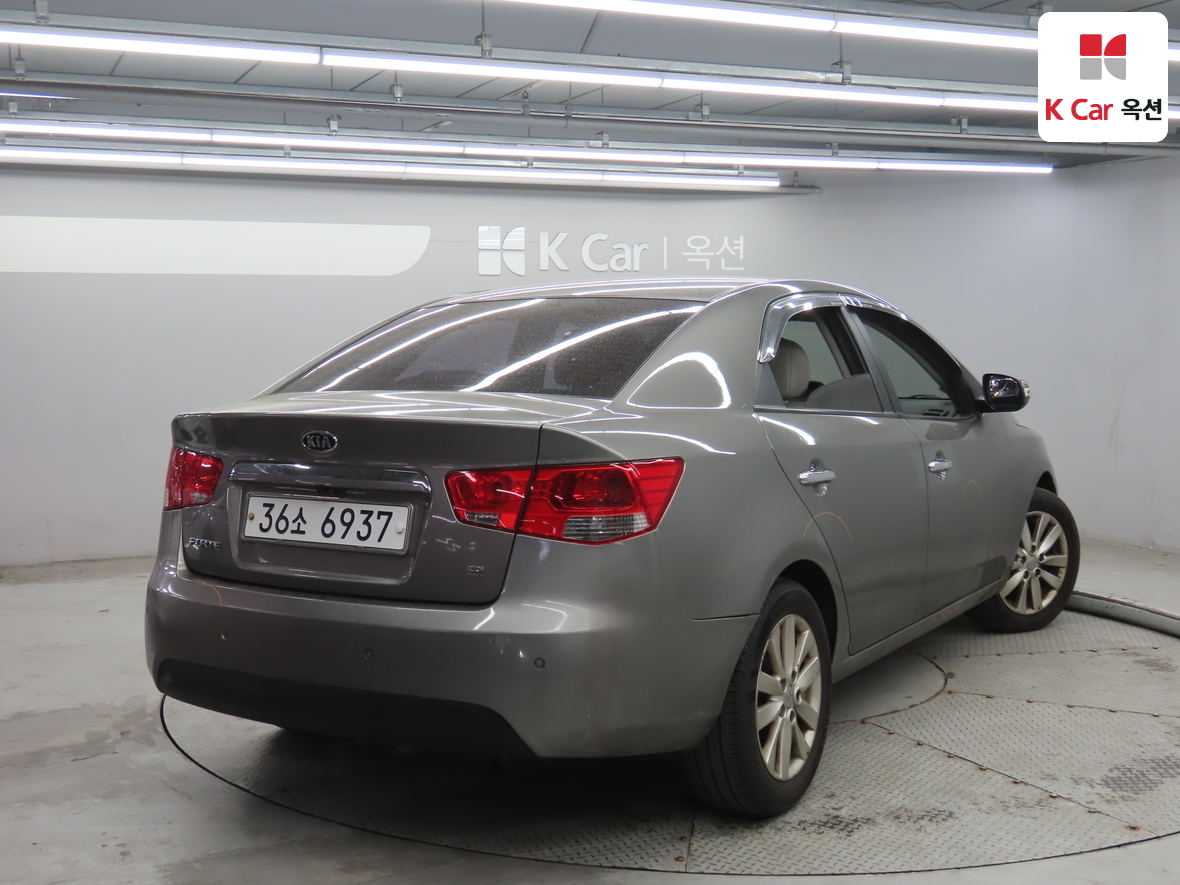 Kia Forte 2010 - Image 2