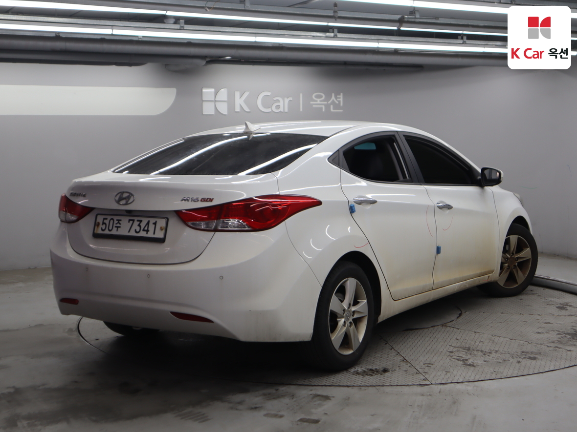 Hyundai Elantra 2012 - Image 2