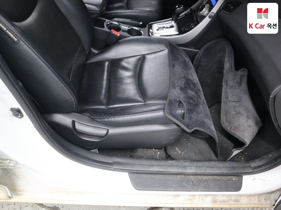 Hyundai Elantra 2012 - Image 31