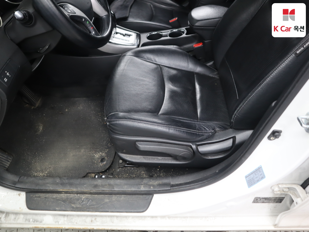 Hyundai Elantra 2012 - Image 19