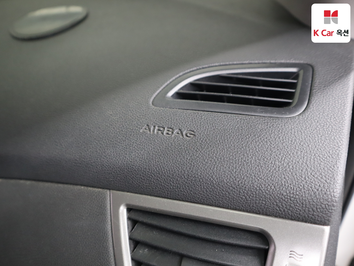 Hyundai Elantra 2012 - Image 32