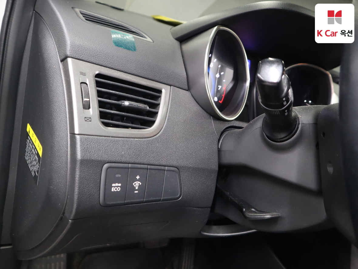 Hyundai Elantra 2012 - Image 9