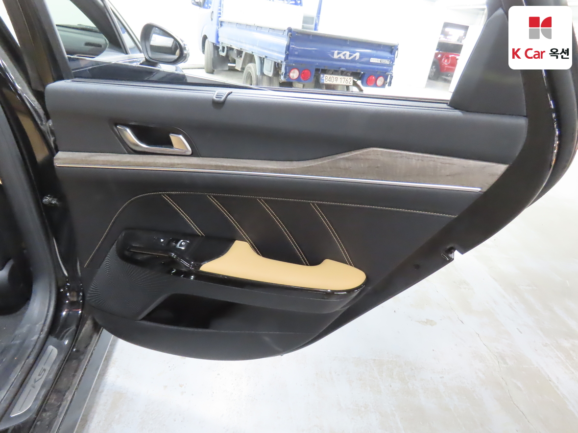 Kia K5 2022 - Image 25