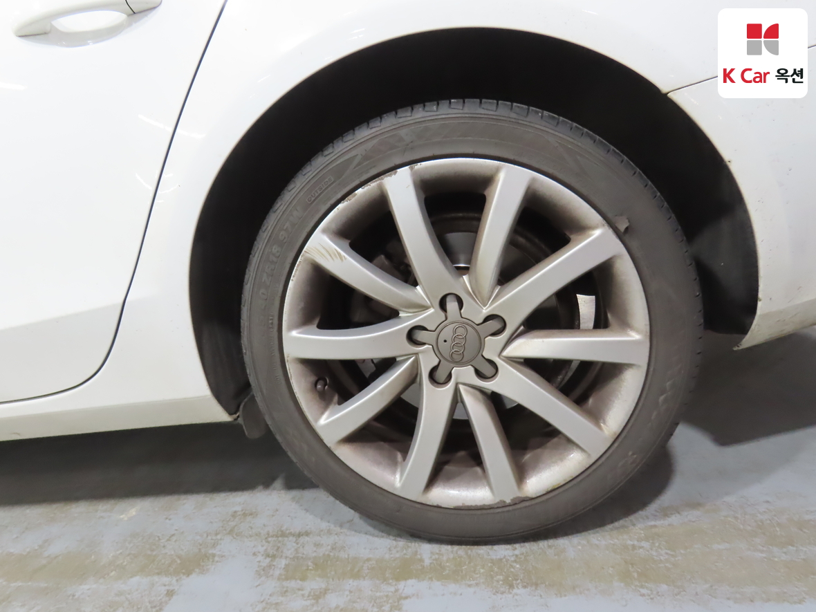 أودي A4 2016 - صورة 40