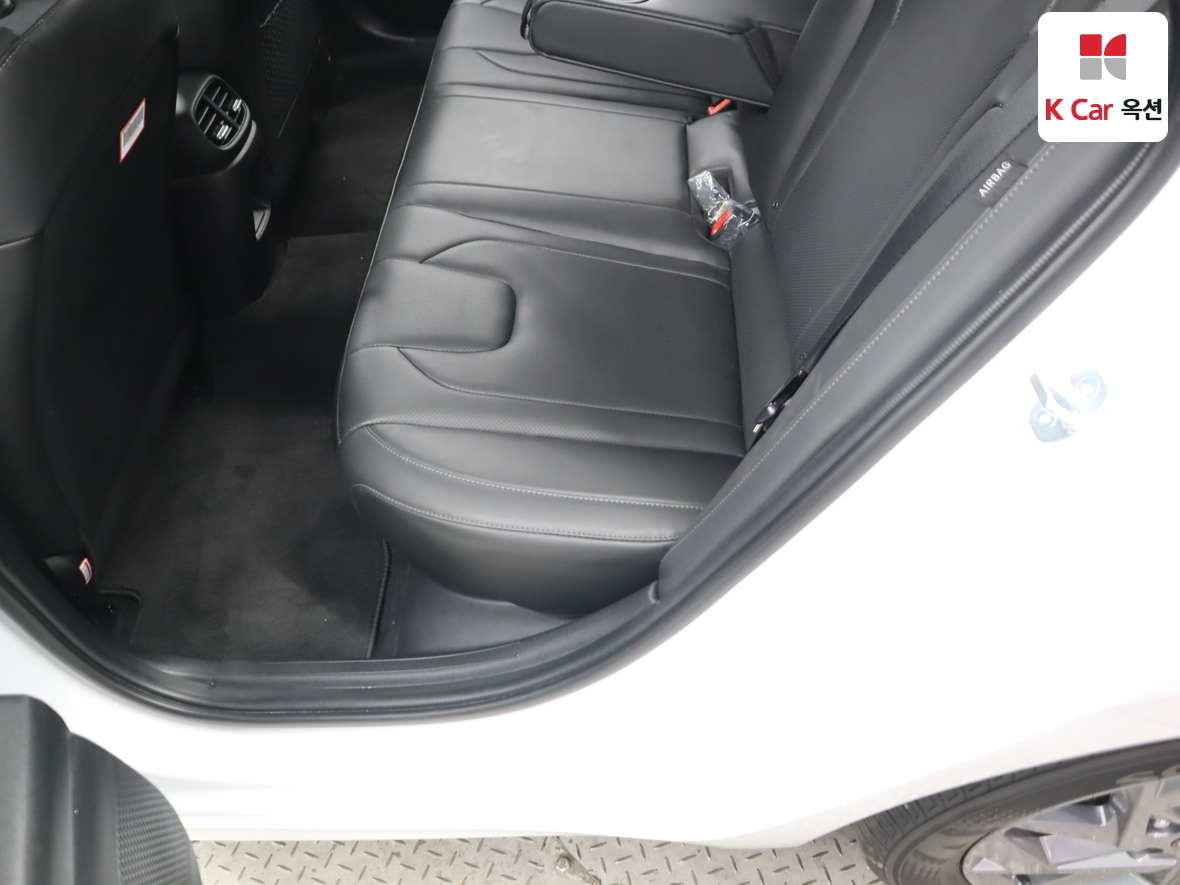 Hyundai Elantra 2024 - Image 24