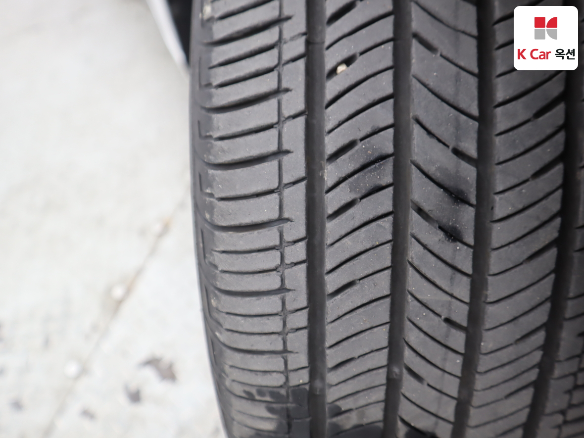 Hyundai Elantra 2024 - Image 32