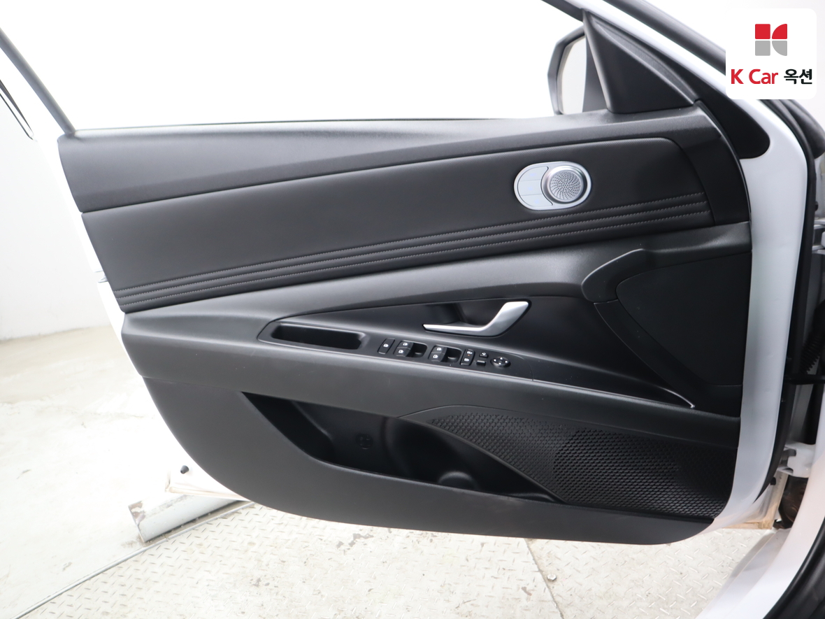 Hyundai Elantra 2024 - Image 8