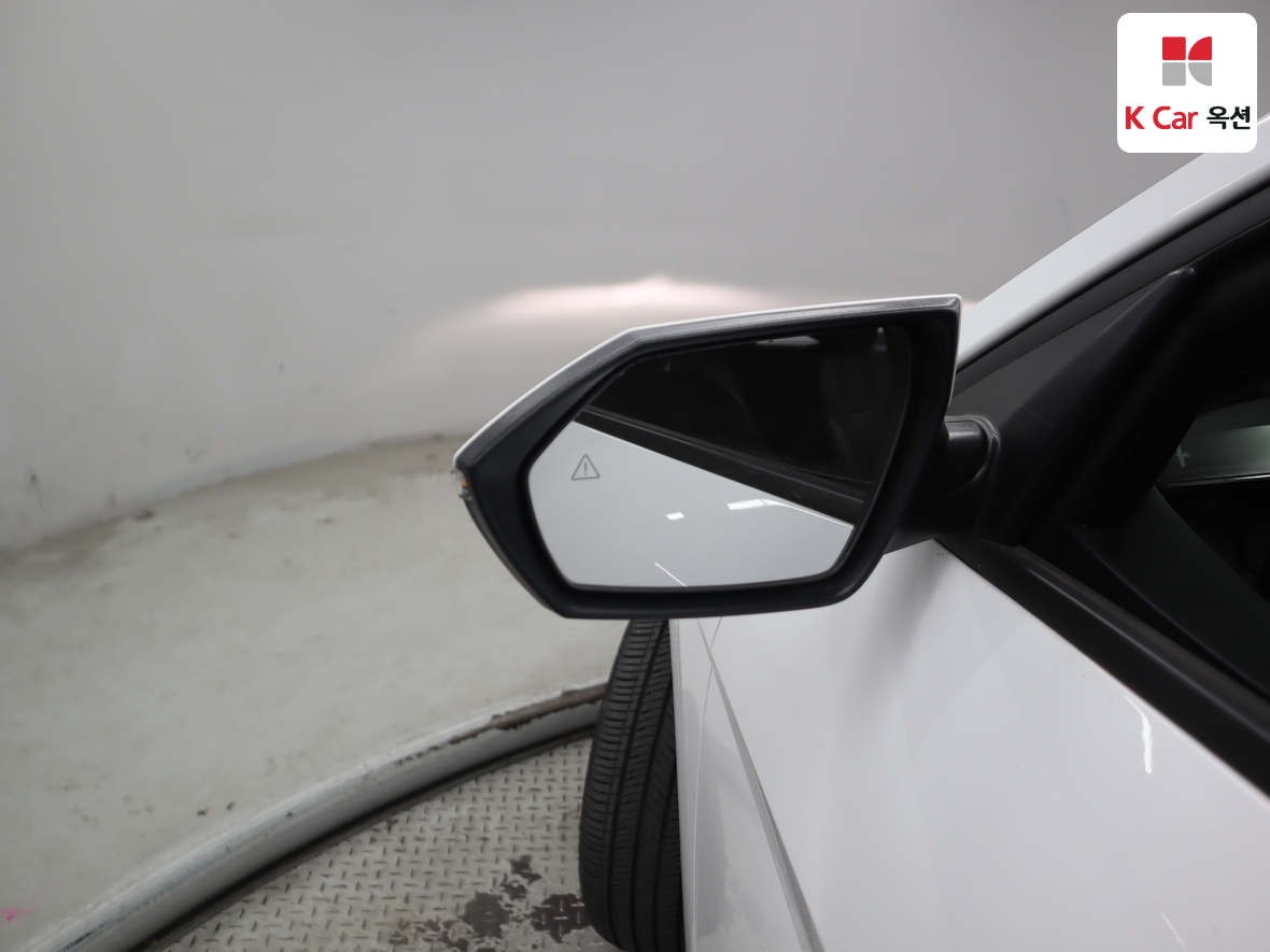 Hyundai Elantra 2024 - Image 22