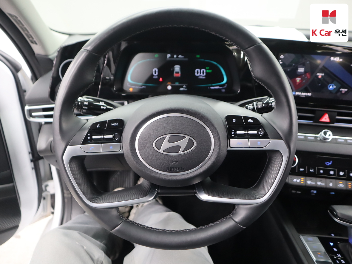 Hyundai Elantra 2024 - Image 10