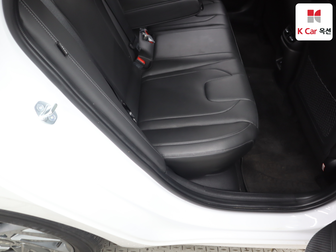 Hyundai Elantra 2024 - Image 28