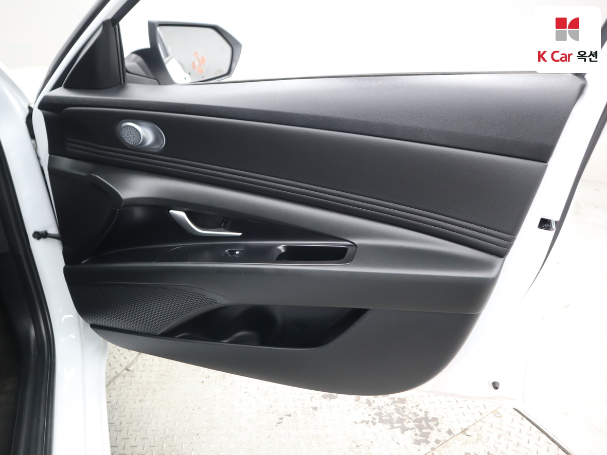 Hyundai Elantra 2024 - Image 29