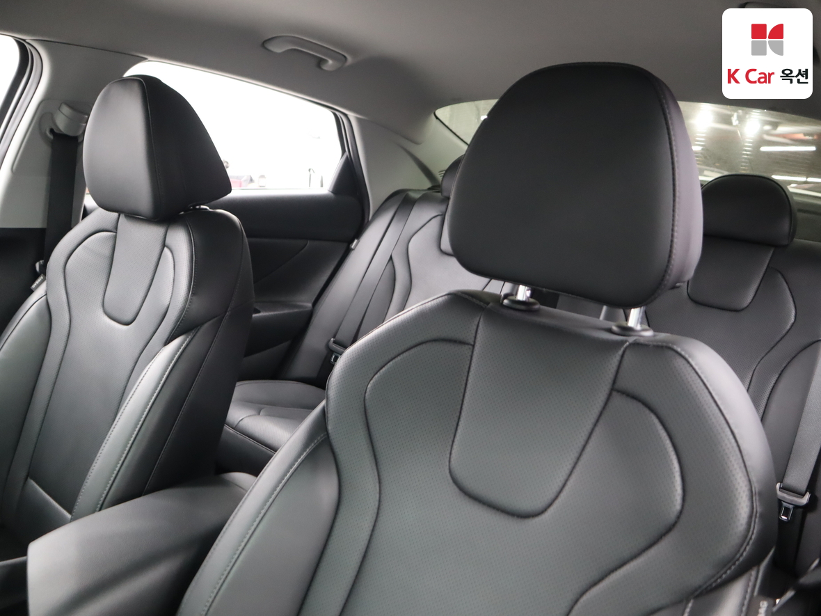 Hyundai Elantra 2024 - Image 20