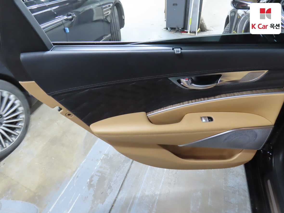 Kia K9 2022 - Image 21