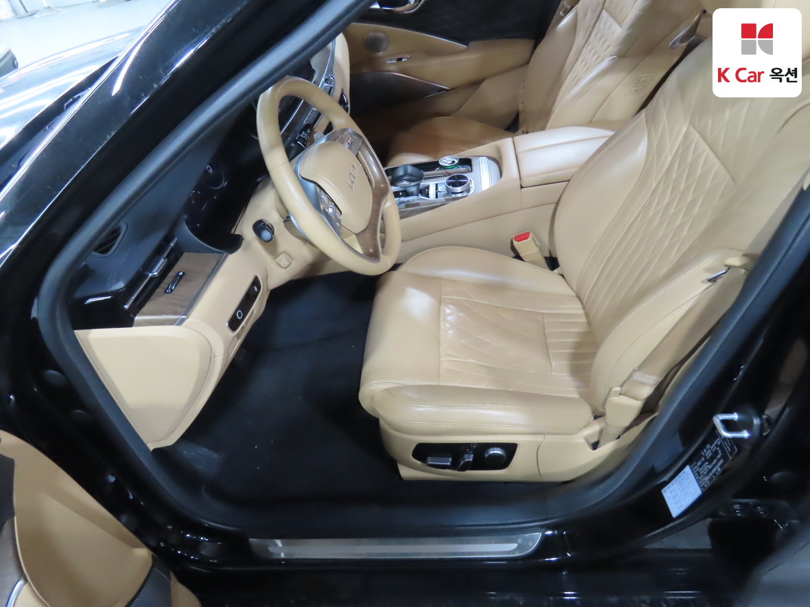 Kia K9 2022 - Image 18