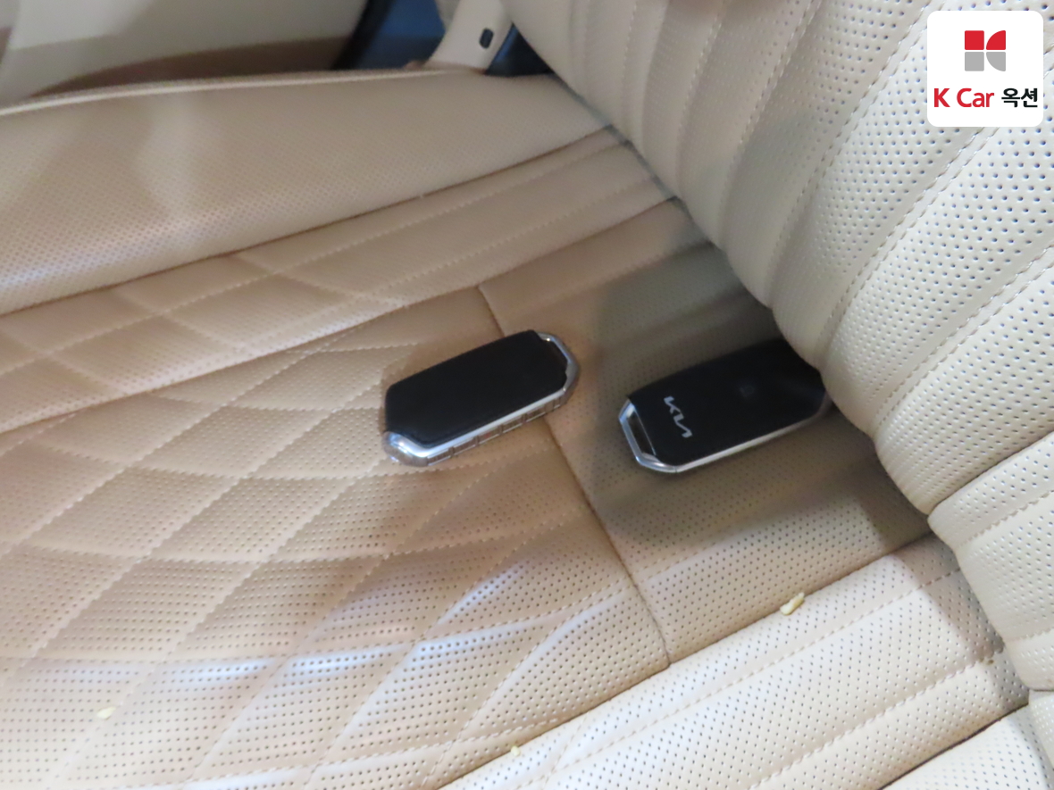 Kia K9 2022 - Image 17