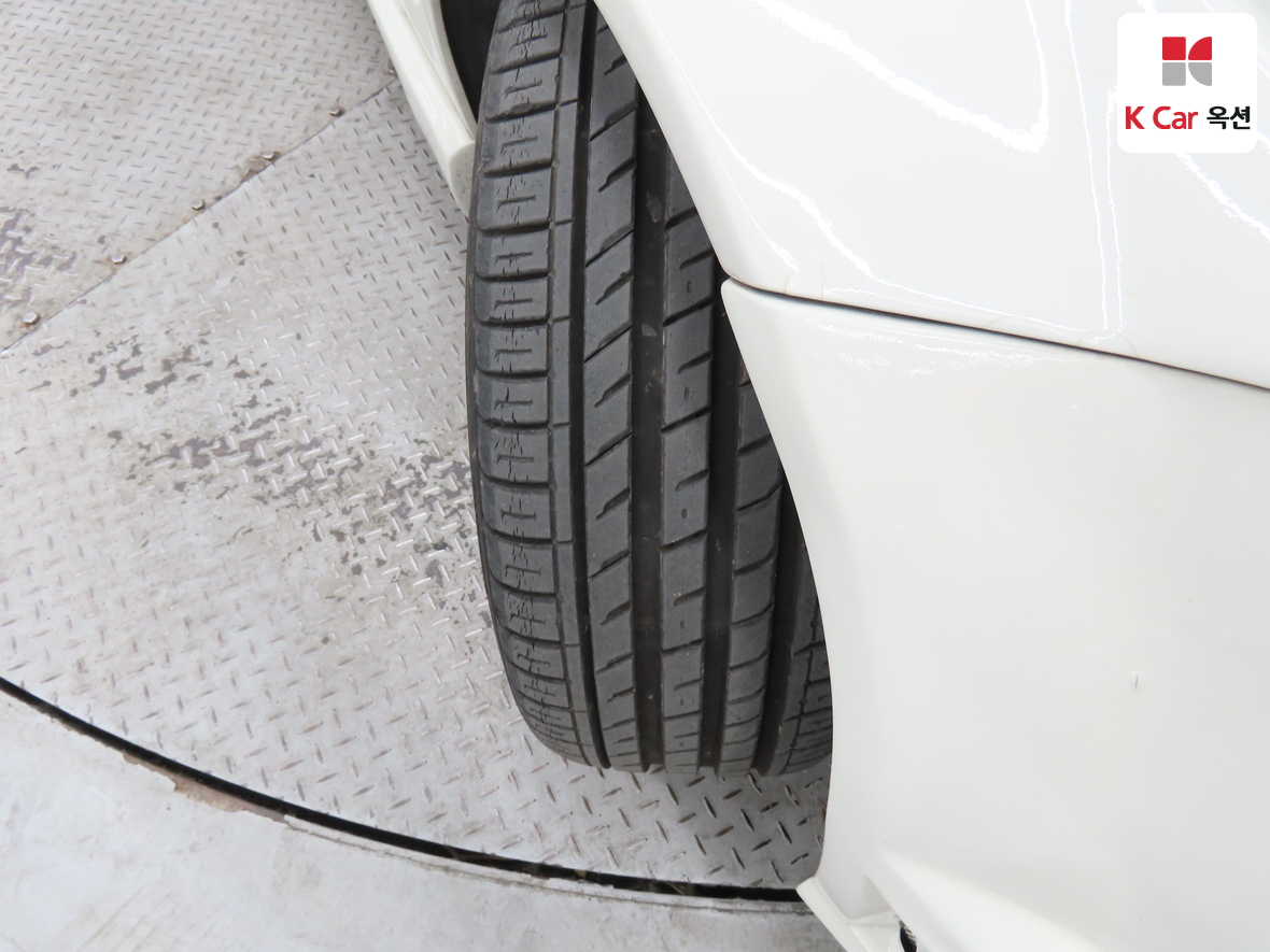 메르세데스-벤츠 C-클래스 2011 - 이미지 34