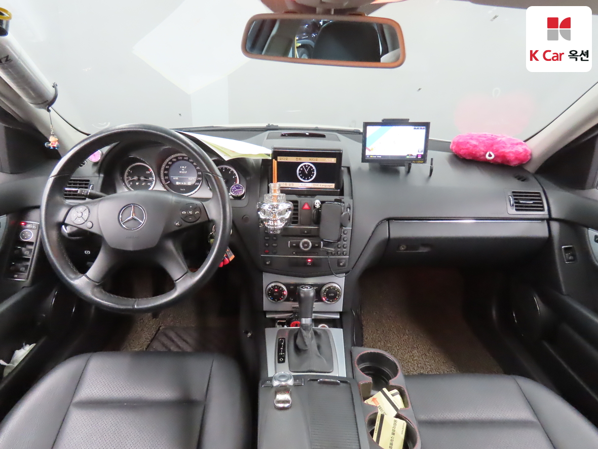 메르세데스-벤츠 C-클래스 2011 - 이미지 3