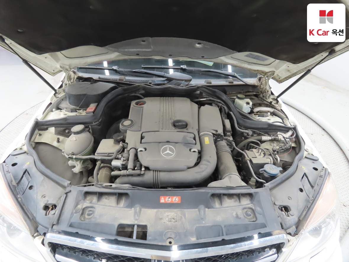 메르세데스-벤츠 C-클래스 2011 - 이미지 35