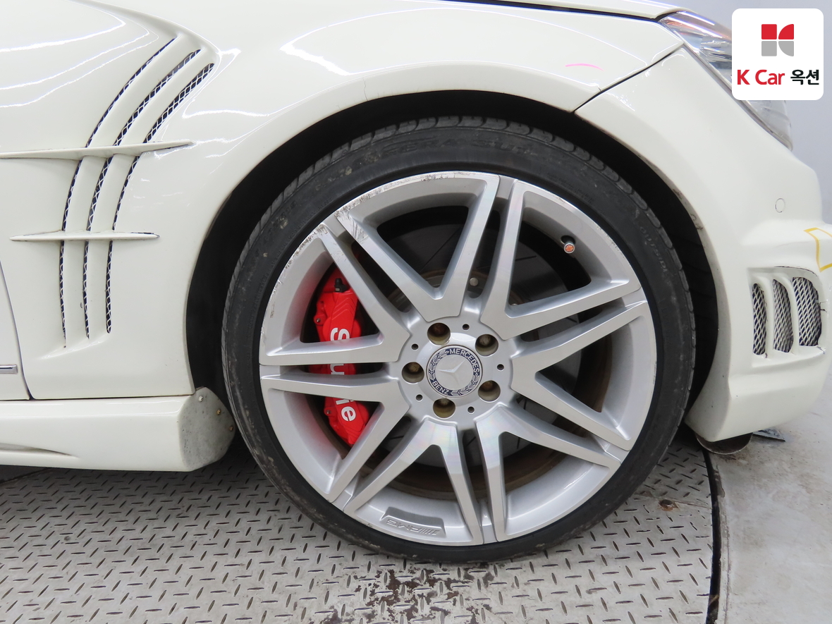 메르세데스-벤츠 C-클래스 2011 - 이미지 44