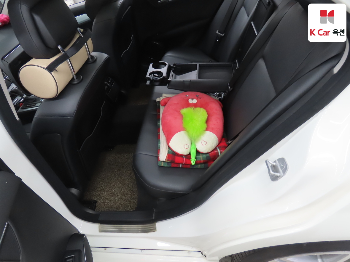 메르세데스-벤츠 C-클래스 2011 - 이미지 26