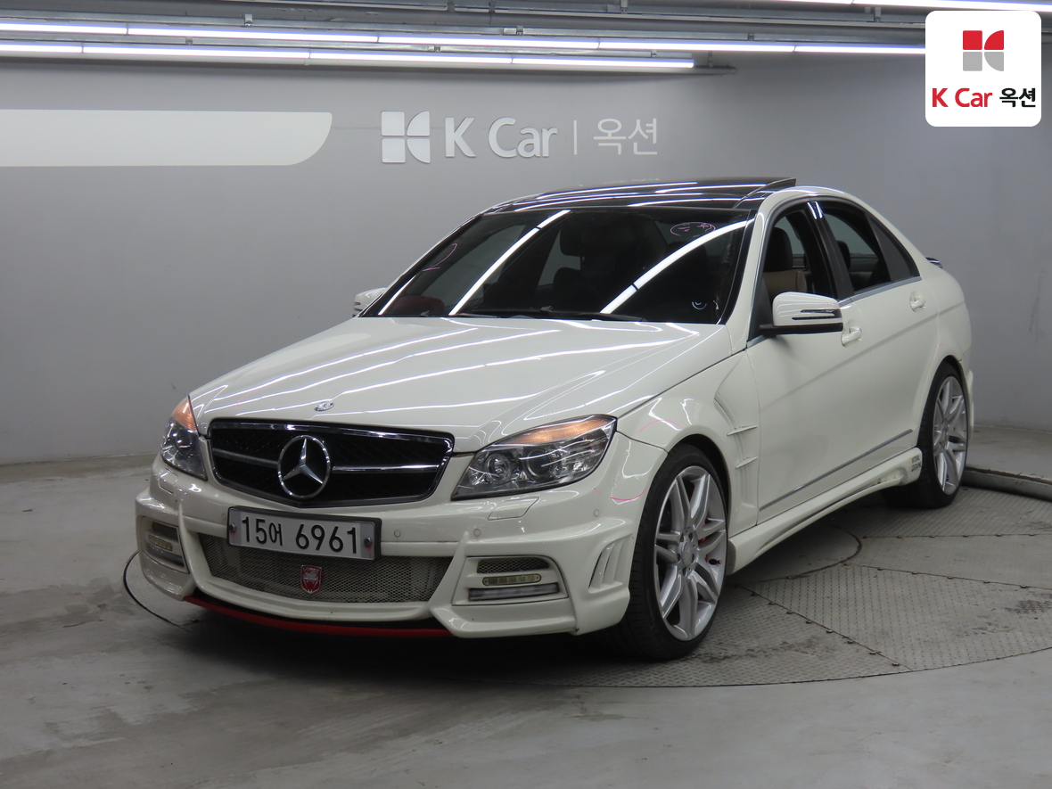 메르세데스-벤츠 C-클래스 2011 - 이미지 1