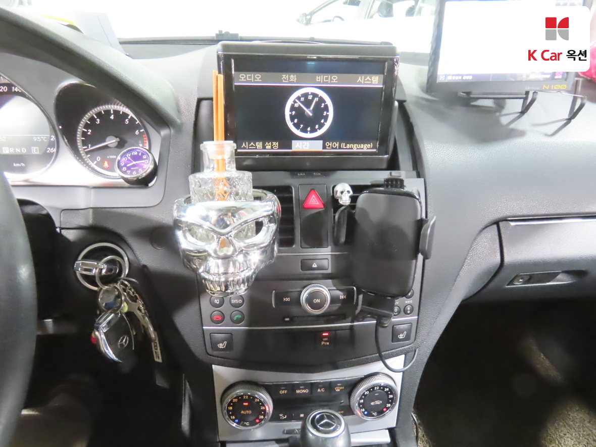 메르세데스-벤츠 C-클래스 2011 - 이미지 6