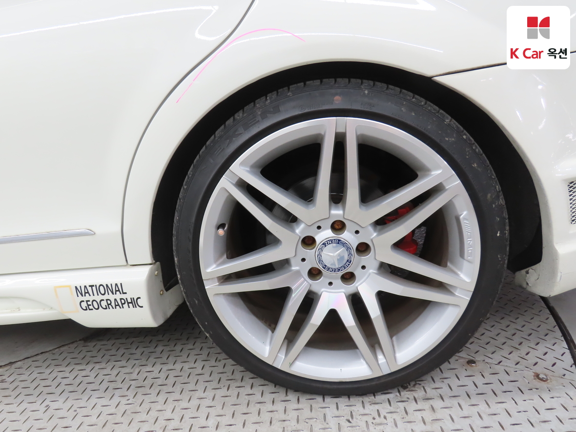 메르세데스-벤츠 C-클래스 2011 - 이미지 46