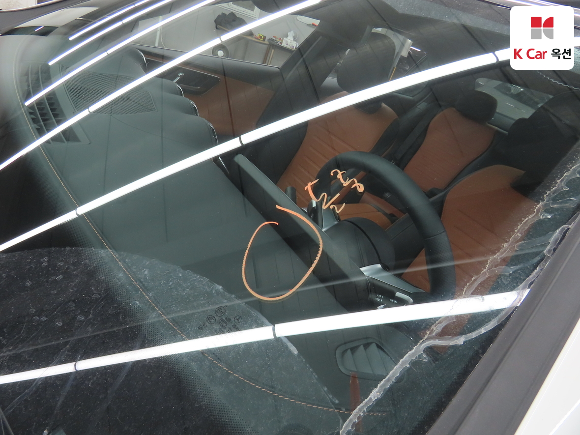 Mercedes-Benz C-Class 2025 - Image 36