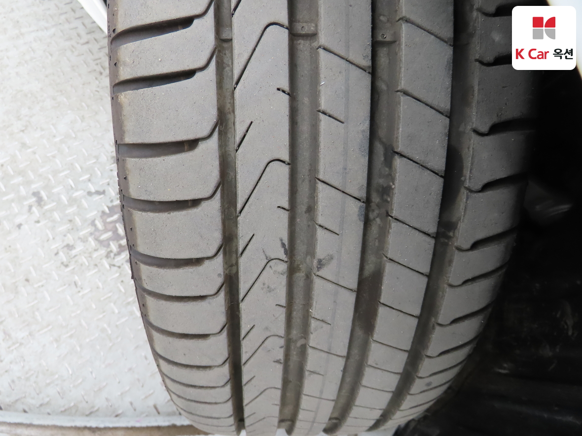 Mercedes-Benz C-Class 2025 - Image 34