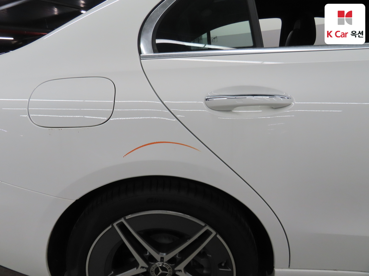 Mercedes-Benz C-Class 2025 - Image 37