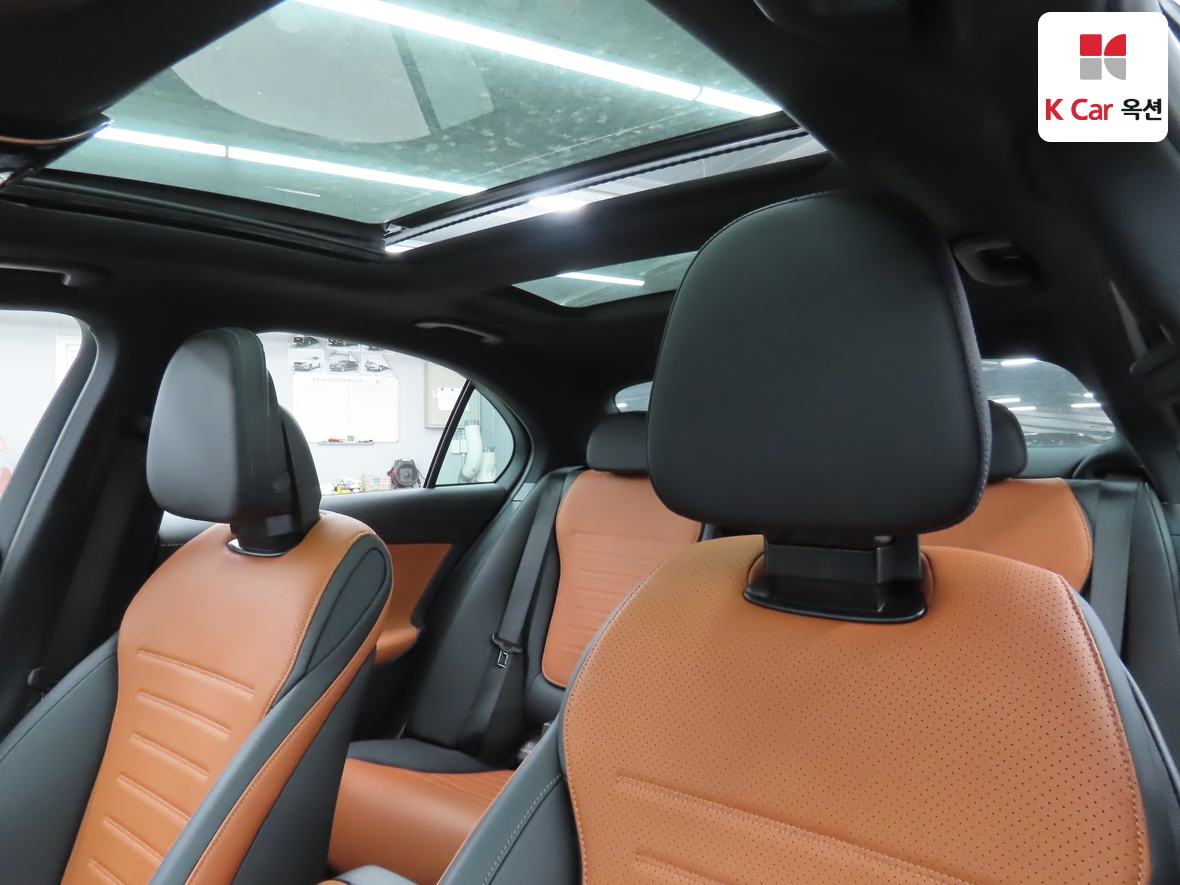 Mercedes-Benz C-Class 2025 - Image 19