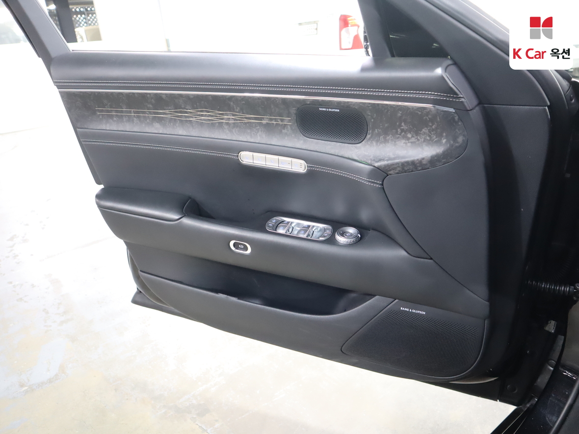 Genesis G90 2023 - Image 8