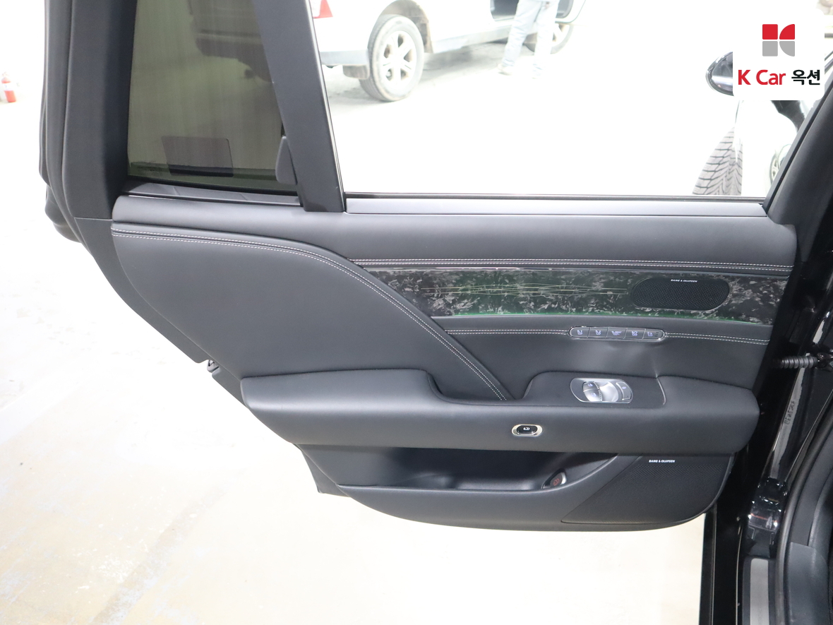 Genesis G90 2023 - Image 22