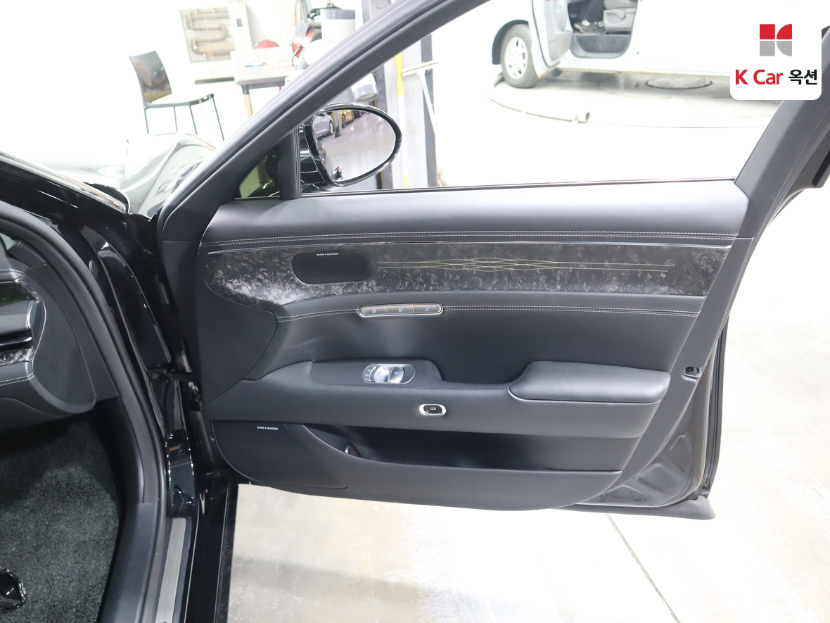 Genesis G90 2023 - Image 31