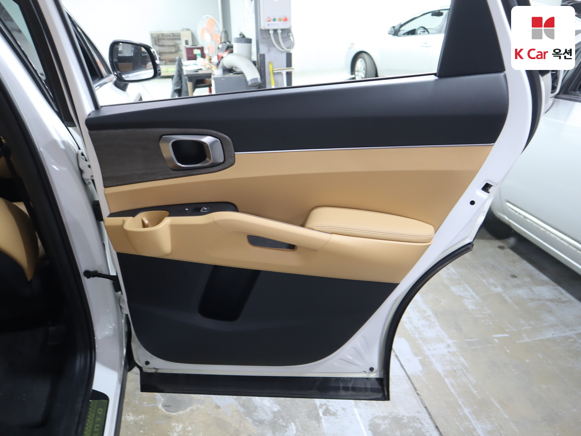 كيا سورينتو 2023 - صورة 28