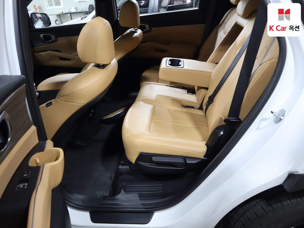 كيا سورينتو 2023 - صورة 23