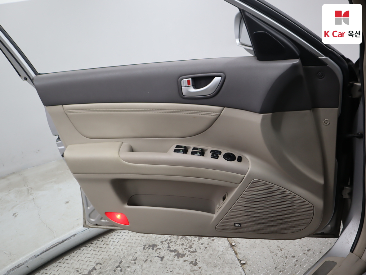Hyundai Sonata 2006 - Image 8