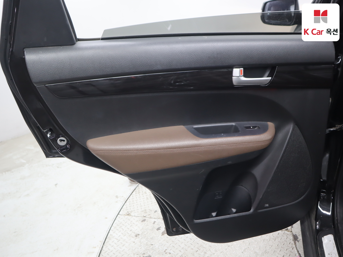 كيا سورينتو 2011 - صورة 23