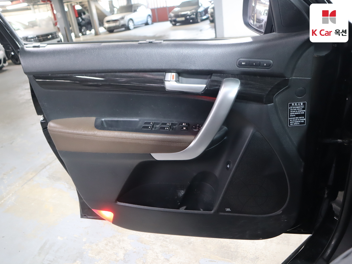 كيا سورينتو 2011 - صورة 8