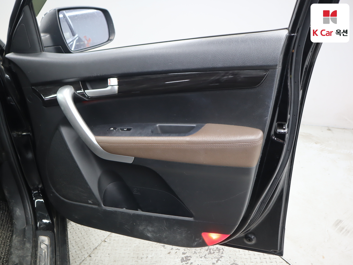 كيا سورينتو 2011 - صورة 31