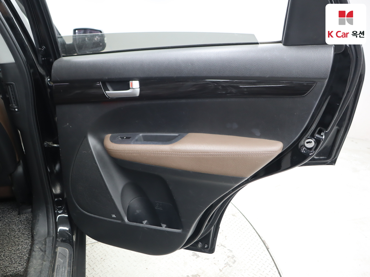 كيا سورينتو 2011 - صورة 29