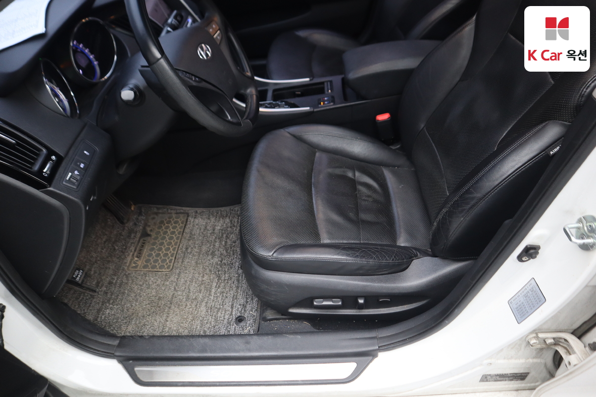 Hyundai Sonata 2011 - Image 21