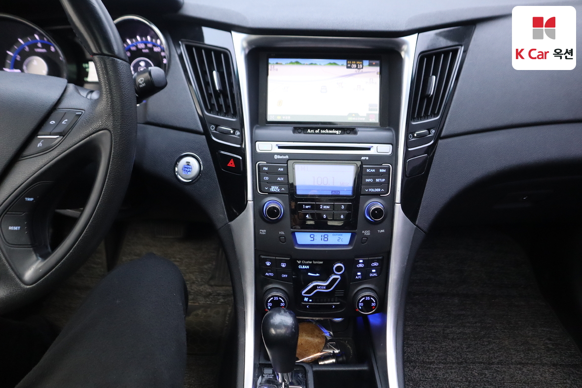 Hyundai Sonata 2011 - Image 6