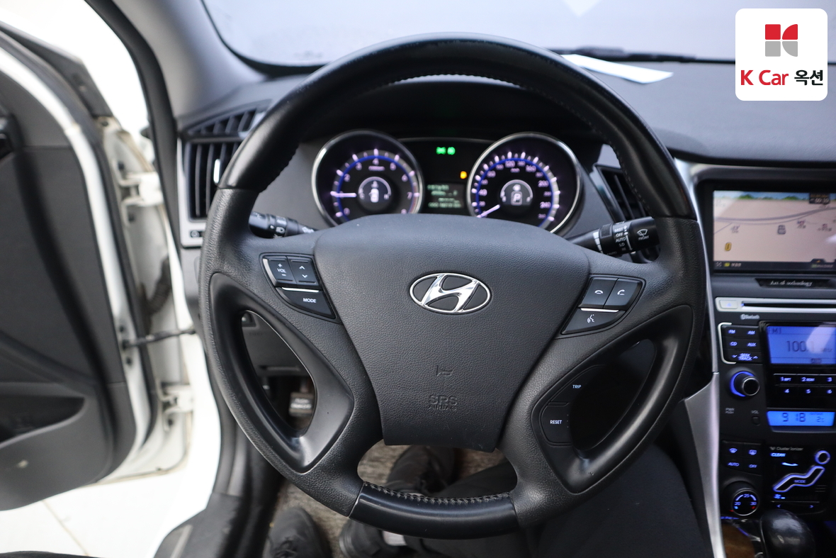 Hyundai Sonata 2011 - Image 10