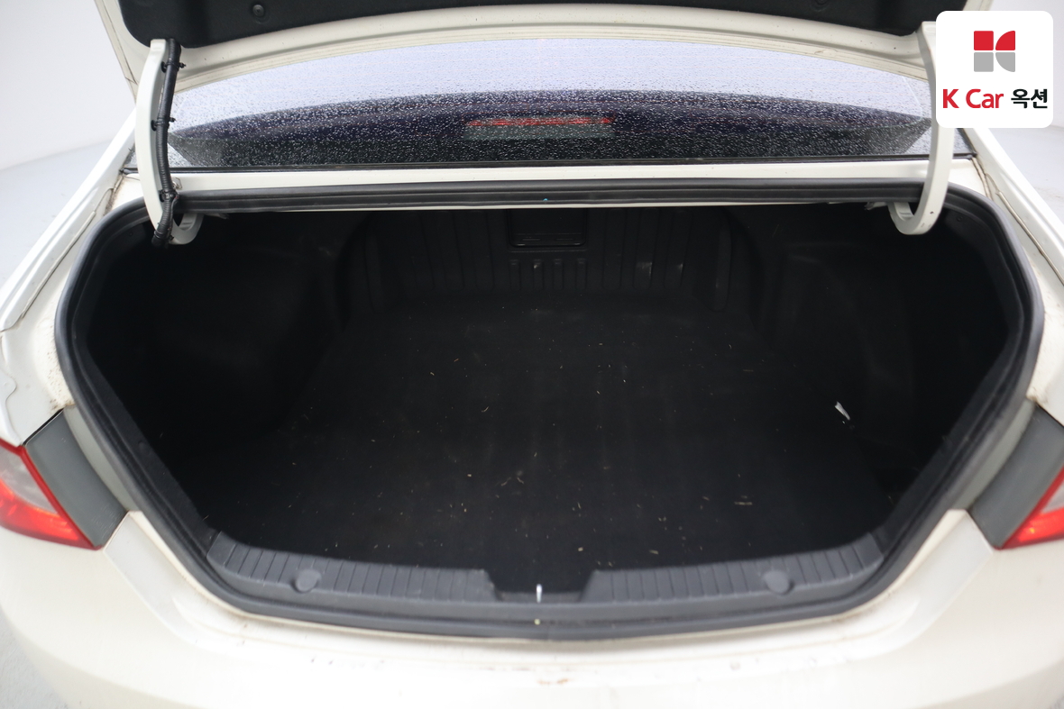Hyundai Sonata 2011 - Image 29
