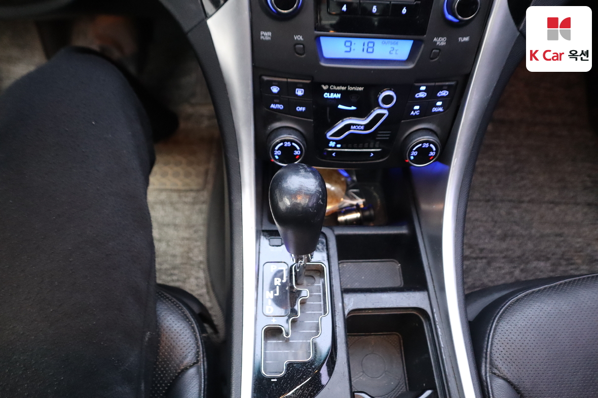Hyundai Sonata 2011 - Image 17