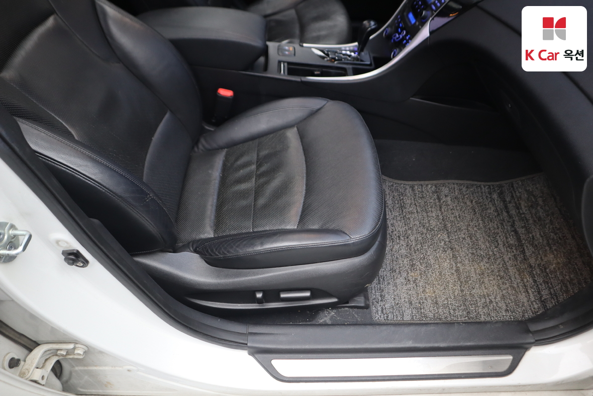 Hyundai Sonata 2011 - Image 33