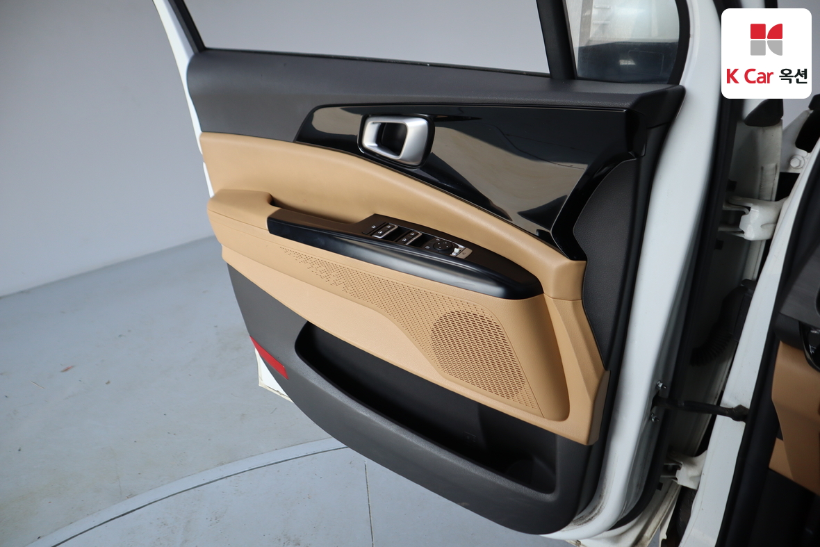 Kia Carnival 2021 - Image 8