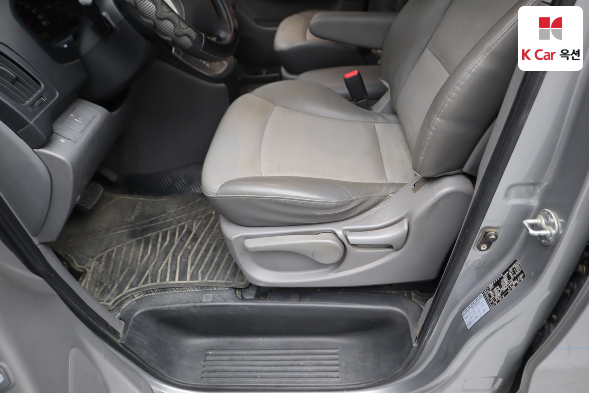 Hyundai Grand Starex 2011 - Image 19